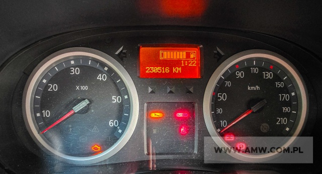 Samochód osobowy Renault Trafic (przebieg 230 tys. km) 